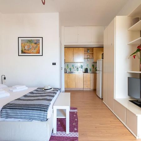 בארי Bright Studio With Terrace & Parking מראה חיצוני תמונה