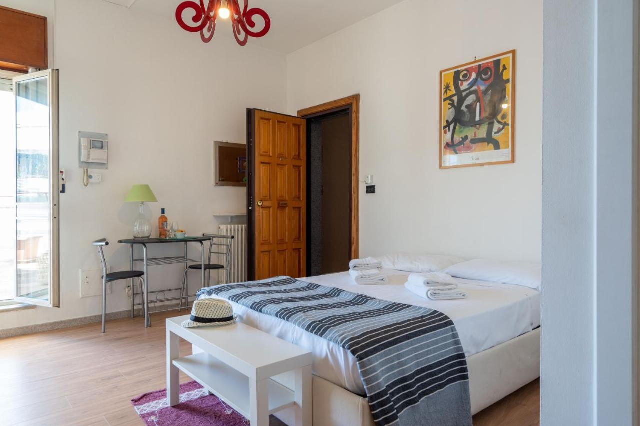 בארי Bright Studio With Terrace & Parking מראה חיצוני תמונה