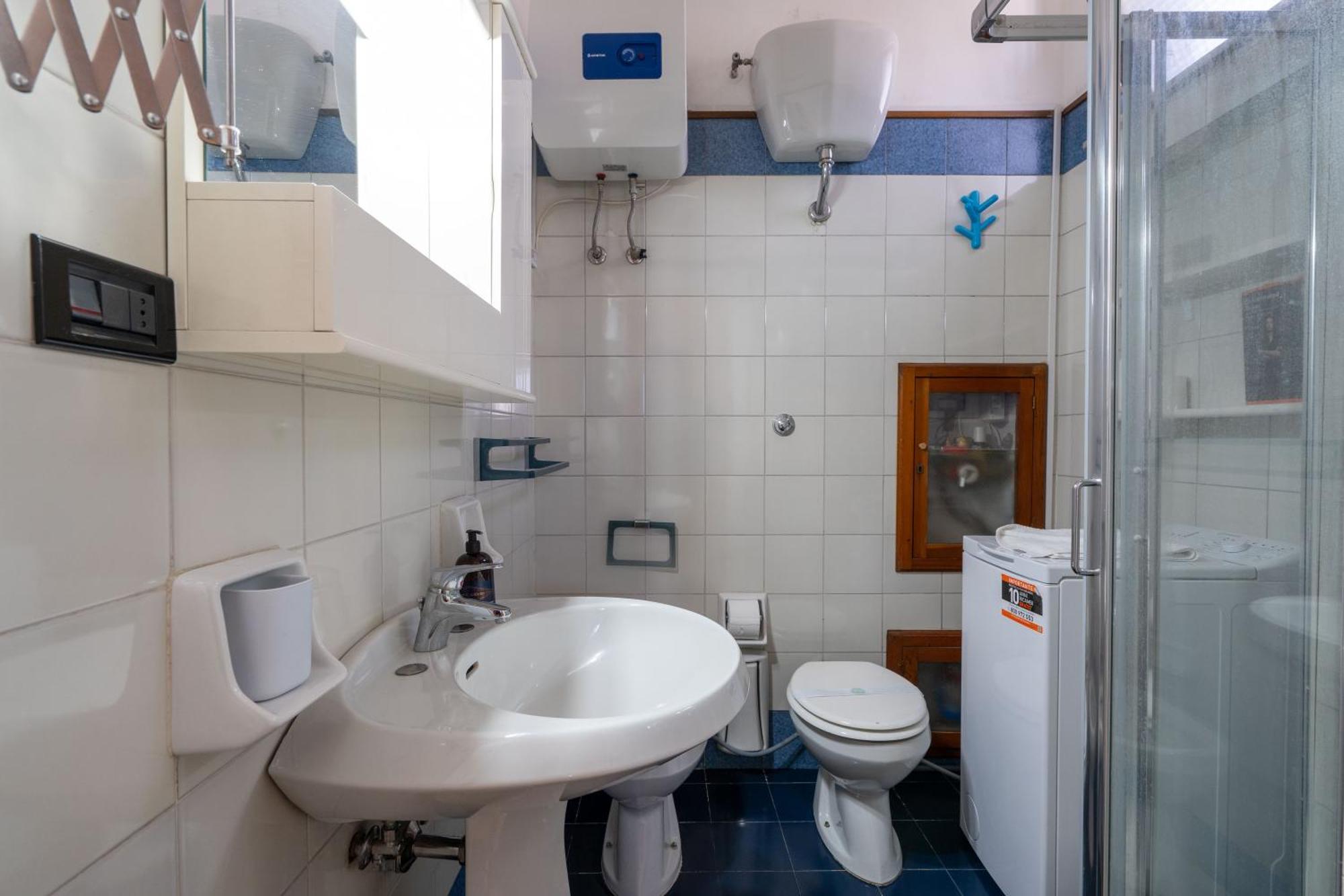 בארי Bright Studio With Terrace & Parking מראה חיצוני תמונה